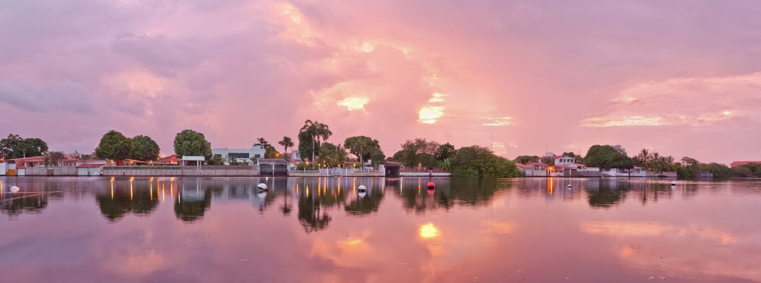 Fotografía del amanacer en Puerto Encanto, Higuerote